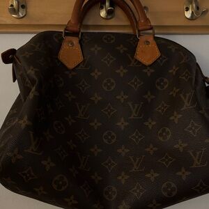 Authentic Louis Vuitton Speedy 30 minimal marks does not have Key